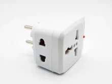 Універсальний перехідник‑тройник з 2 USB: Schuko + NEMA 1‑15 для Європи, США, Японії | Швидка зарядка та розетки