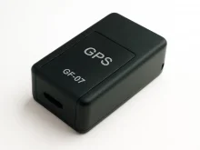 Надійний компактний GPS‑трекер для авто та речей — стеження в реальному часі