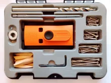 Набор саморезов и дюбелей Werckmann 55 элементов с шаблоном для скрытого крепления