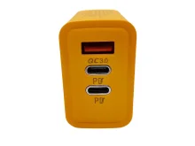 Мережевий адаптер 65W з USB та двома Type-C портами — швидка зарядка PD/QC для смартфонів, ноутбуків і планшетів